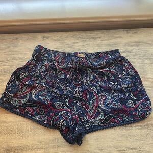 Hollister flowy shorts